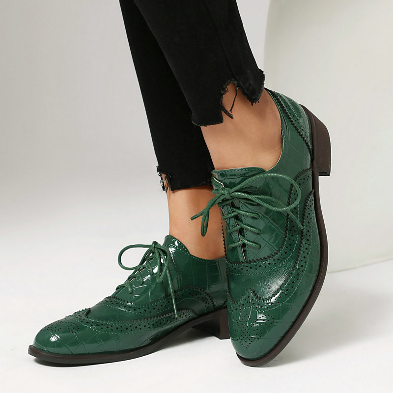 Oxford Lace Up Women - 女性用ストーンプリントブローグオックスフォードシューズ、パテントレザーウィングチップ、レースアップ、ローブロックヒール、ヴィンテージブリティッシュスタイル、カジュアルオフィスシューズ
