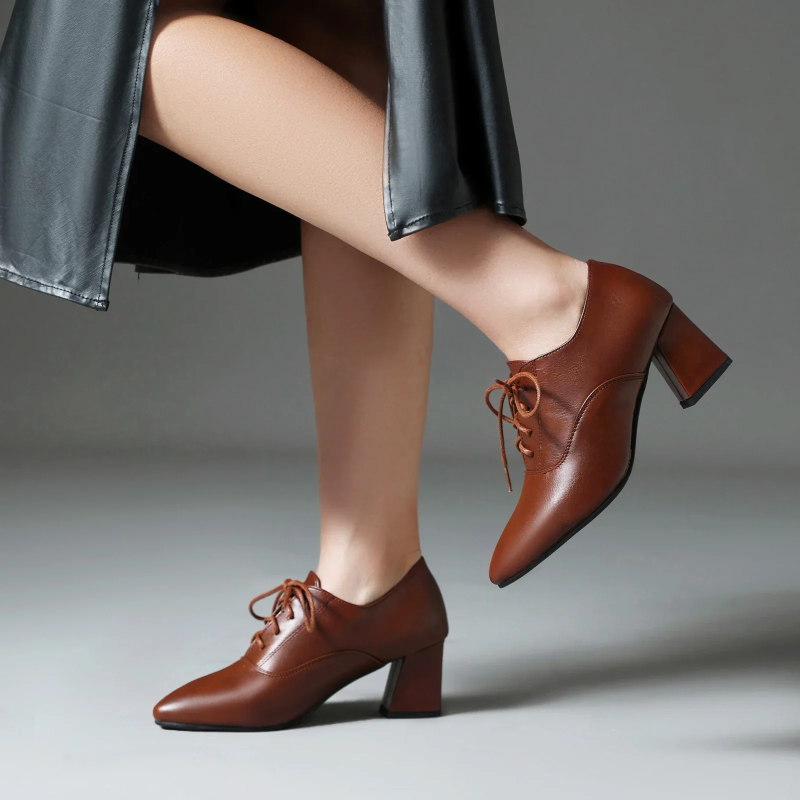 赤い英国製レディースオックスフォードシューズ、カーキ、黒、茶 - Oxford Lace Up Women のレビューと価格