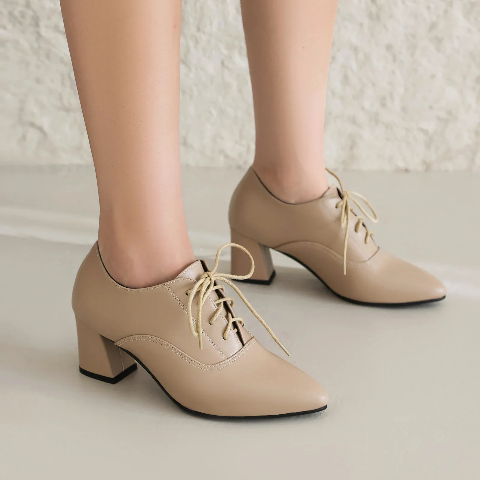 赤い英国製レディースオックスフォードシューズ、カーキ、黒、茶 - Oxford Lace Up Women のレビューと価格