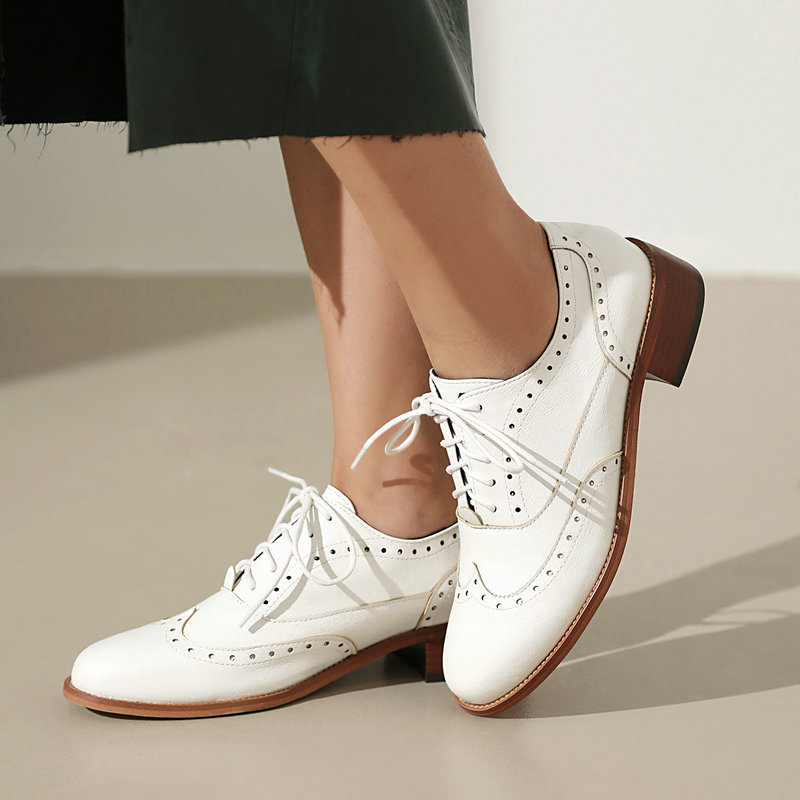 ブローグオックスフォードシューズ レディース レースアップ  - Oxford Lace Up Women のレビューと価格