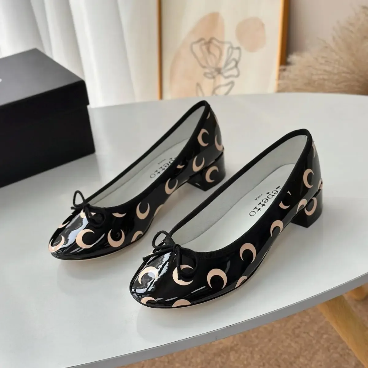 ムーンプリントラウンドトゥバレエフラットシューズ女性カラーブ - Ballet Flat Women のレビューと価格