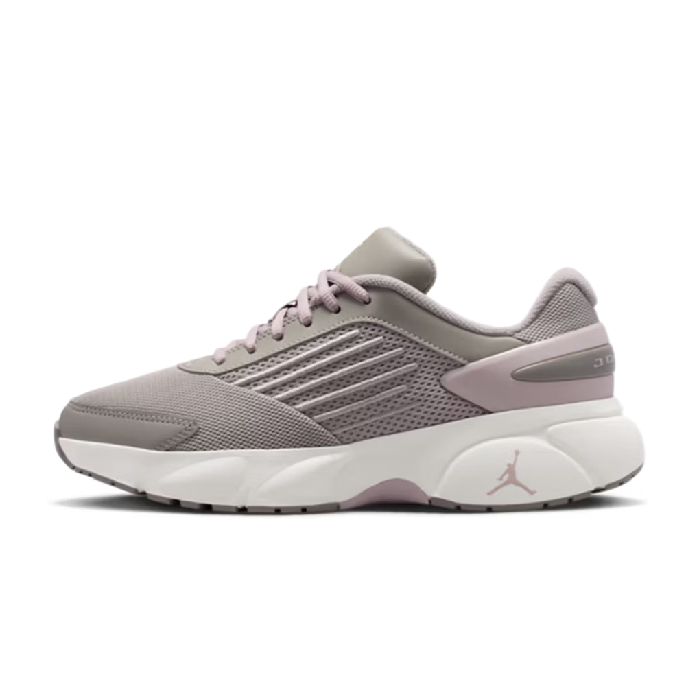 ナイキ ジョーダン TRUNNER FLOW: 快適で多用途 - Women'S Shoes Nike Jordan のレビューと価格