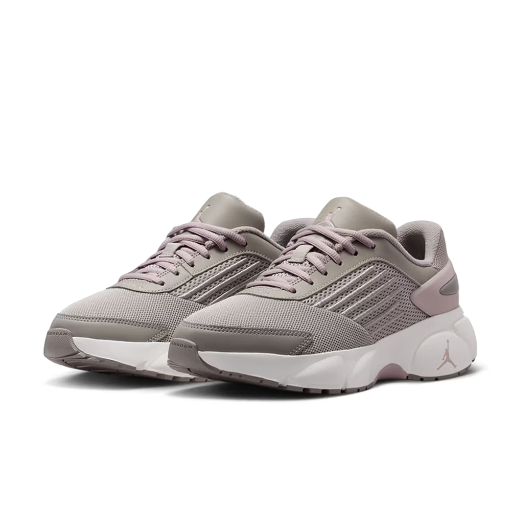 ナイキ ジョーダン TRUNNER FLOW: 快適で多用途 - Women'S Shoes Nike Jordan のレビューと価格
