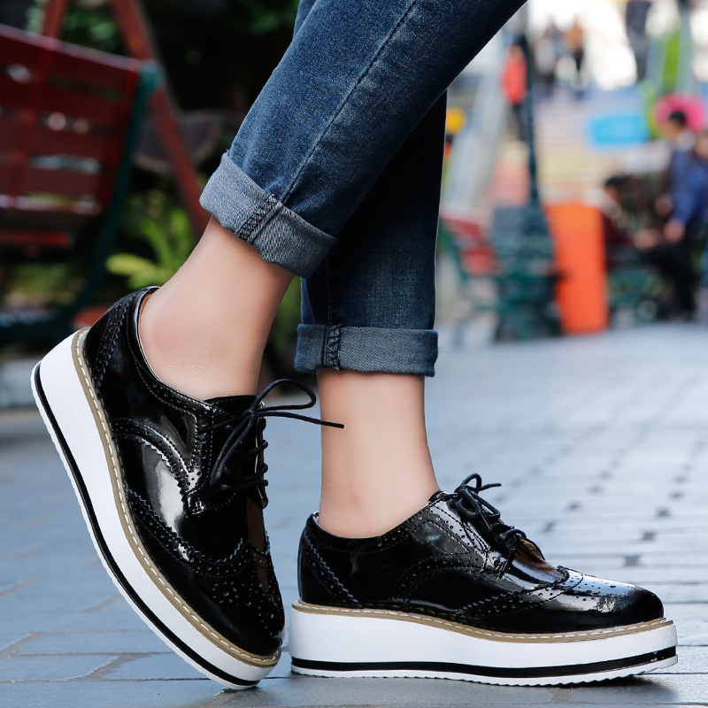 女性ローファーの靴革の厚さのヒールオックスフォード靴女性のレ - Oxford Lace Up Women のレビューと価格